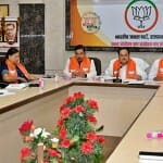 भाजपा कार्यालय में जेपी नड्डा की बैठक।