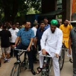 तेज प्रताप यादव साइकिल से पहुंचे।