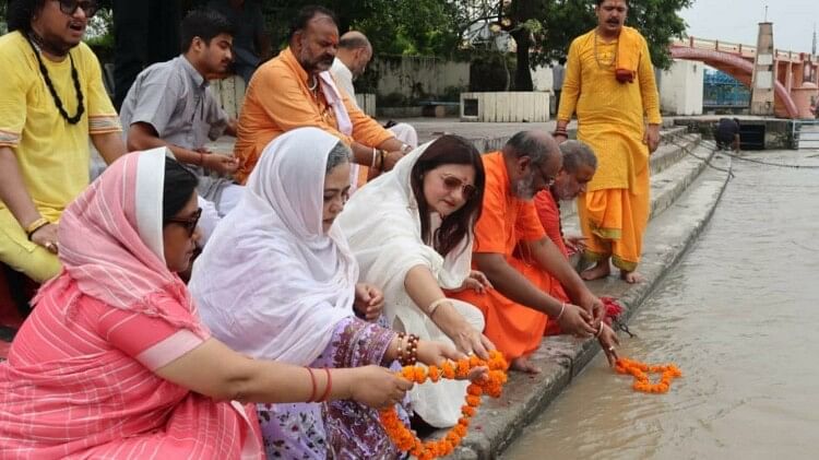 Haridwar: बलोचिस्तान की निर्वासित प्रधानमंत्री ने गंगा घाट पर की पूजा, यूएन में पीएम मोदी से मांगा समर्थन