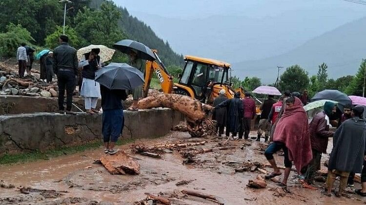 जम्मू-कश्मीर: गांदरबल में बादल फटने से घरों को नुकसान, इलाके में जलभराव, प्रभावितों को दूसरी जगह भेजा गया