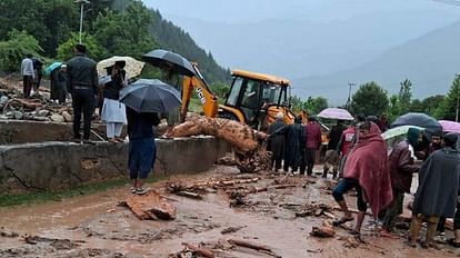 Houses damaged due to cloudburst in Ganderbal, affected were shifted other places