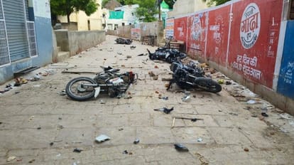 Muharram: वाराणसी में ताजिया जुलूस को लेकर शिया-सुन्नी समुदाय में बवाल, 50 से अधिक घायल, कई वाहन क्षतिग्रस्त Muharram Fight in Shia Sunni community over Tazia juloos in Varanasi,