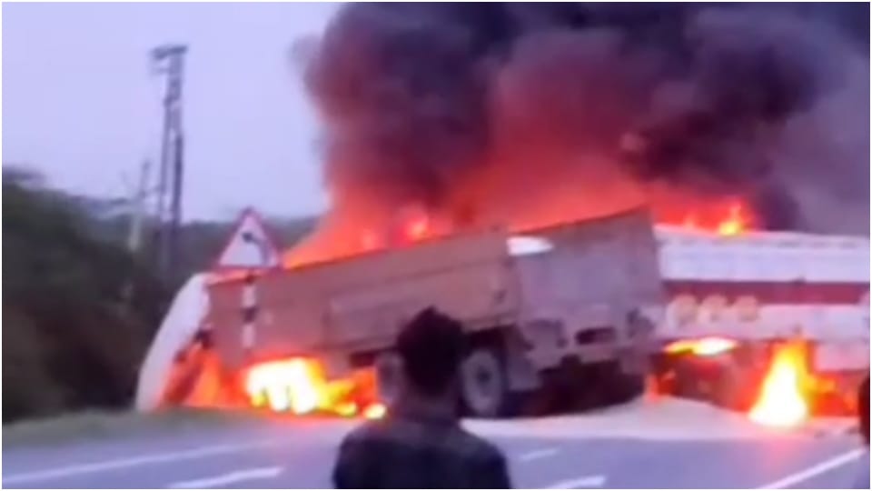 Five people injured in fierce collision of two trailers in Pali fire broke out after accident