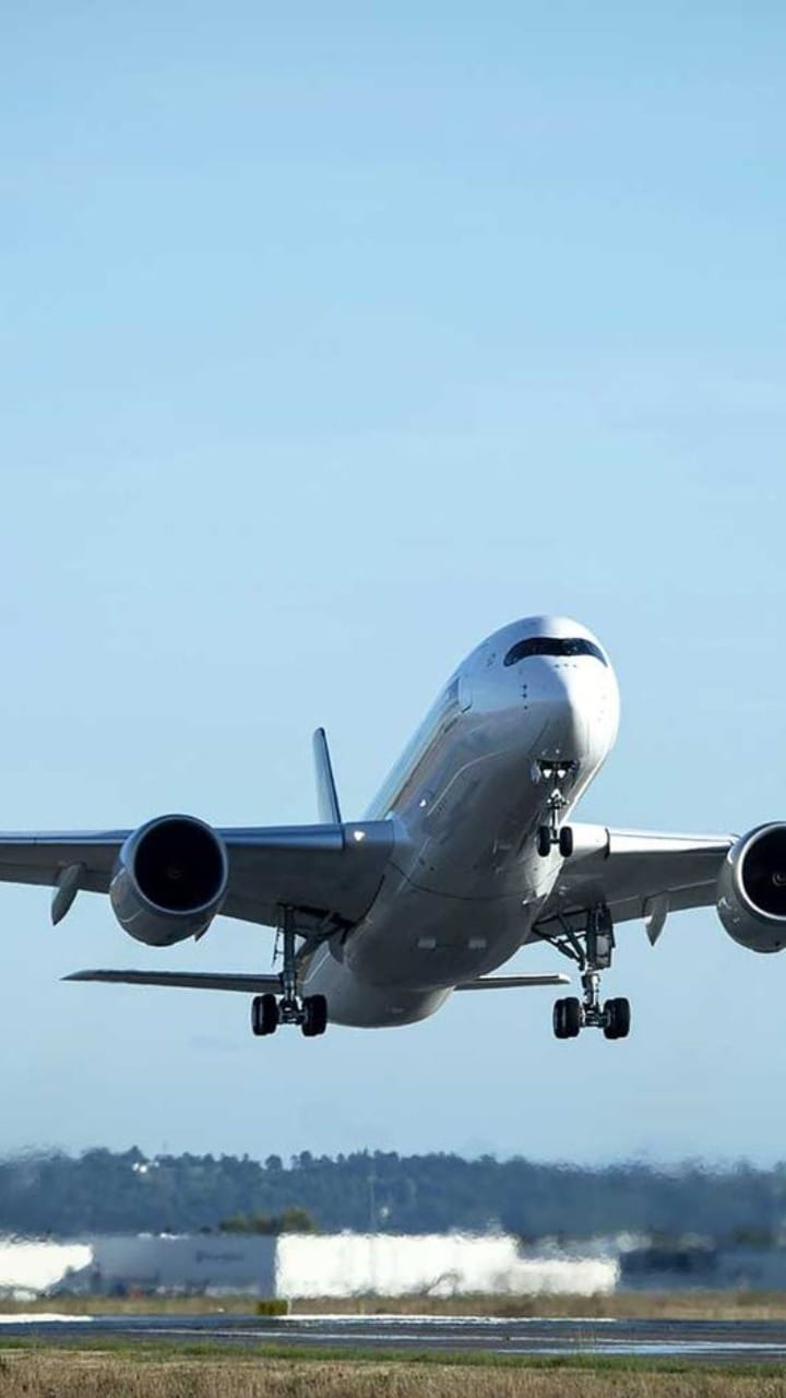 Flights increased at Babatpur Airport due to reduction in effect of fog and cold