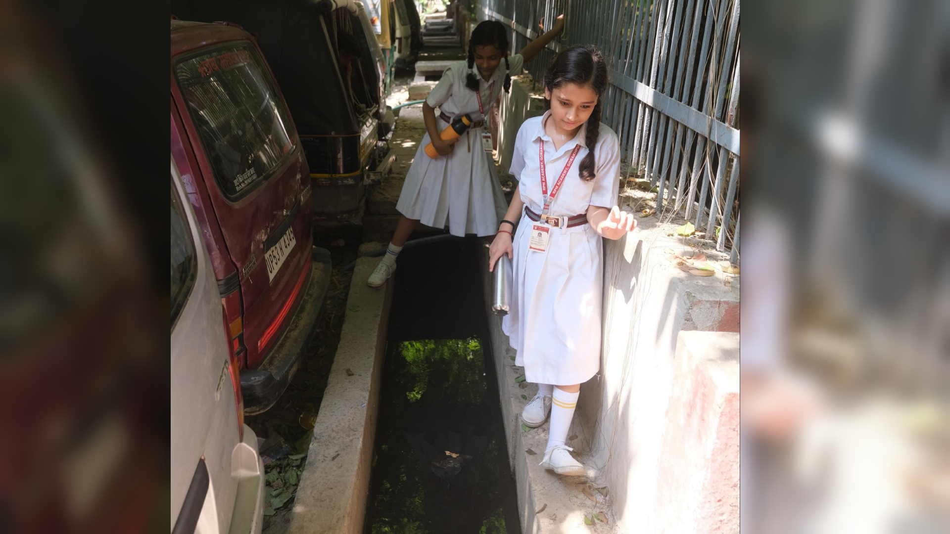 Childhood in danger Unknown auto drivers open drains and vehicles at risk every moment
