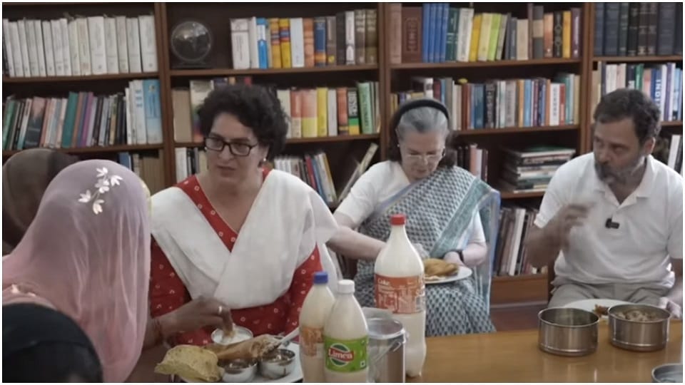 Farmer women of Haryana met Sonia Gandhi, Rahul and Priyanka
