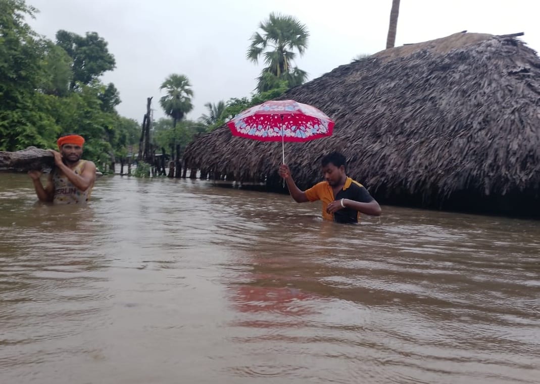 Mother and son died after drowning in drain in Jagdalpur.