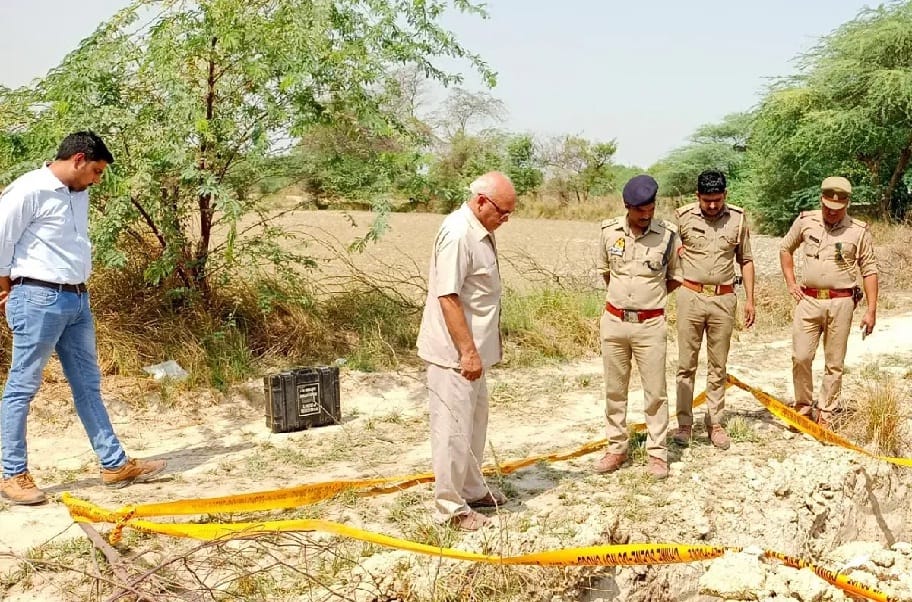 The smoldering dead body of a girl was found in the forest, the hands of the police are still empty