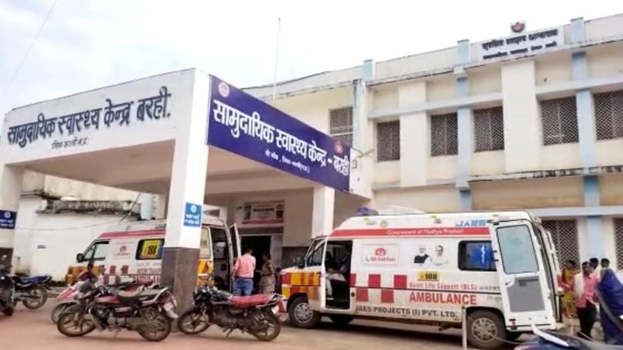 Katni News Teenager dies after being hit by an unknown truck