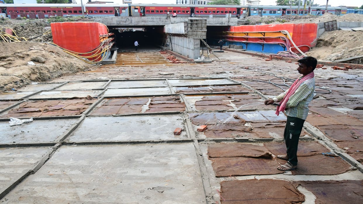 The road under the Niranjan bridge has been built, the work of spamming will start after a week