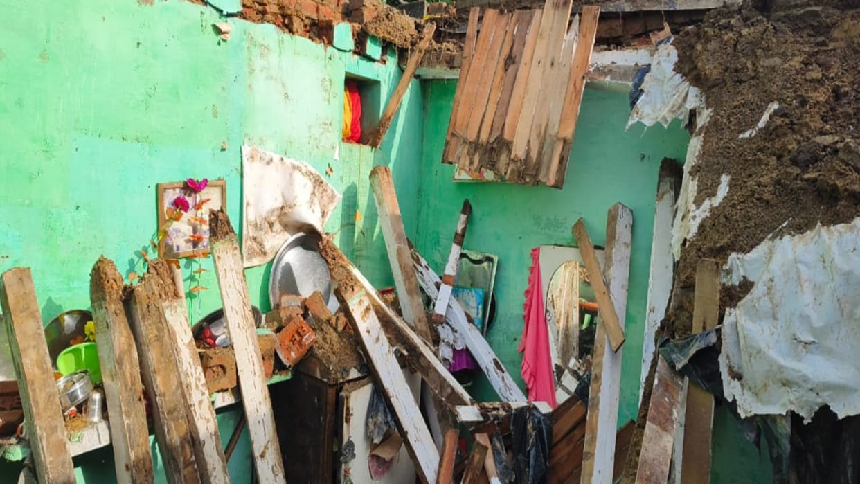 Shamli: Woman dies daughter seriously injured after being buried under debris due to falling ceiling of room