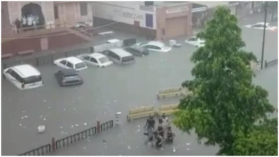 Rajasthan Weather Update Today: Heavy Rainfall in Jaipur Flood Situation Water Logging Traffic Jam