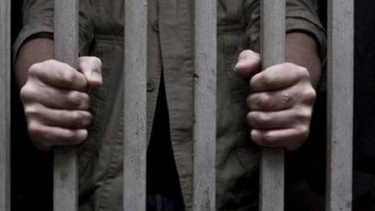 Satna News 14 years imprisonment to former railway worker who robbed woman at knifepoint seven years ago in Ma