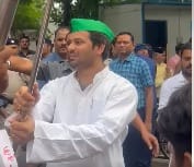 Bihar News: Tej Pratap Yadav was seen wielding sticks in the Tajia procession, Patna ZOO suddenly reached
