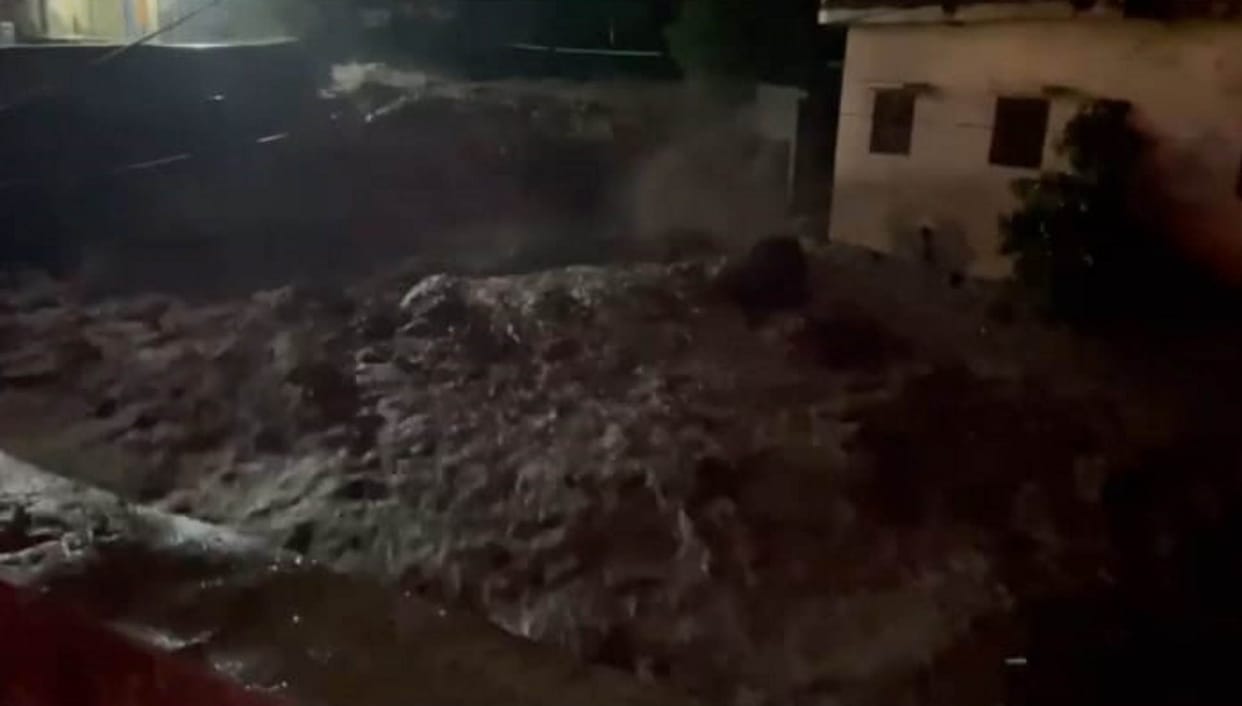 Uttarakhand Weather News Today Heavy rains flood like situation overflowing of river drains caused devastation