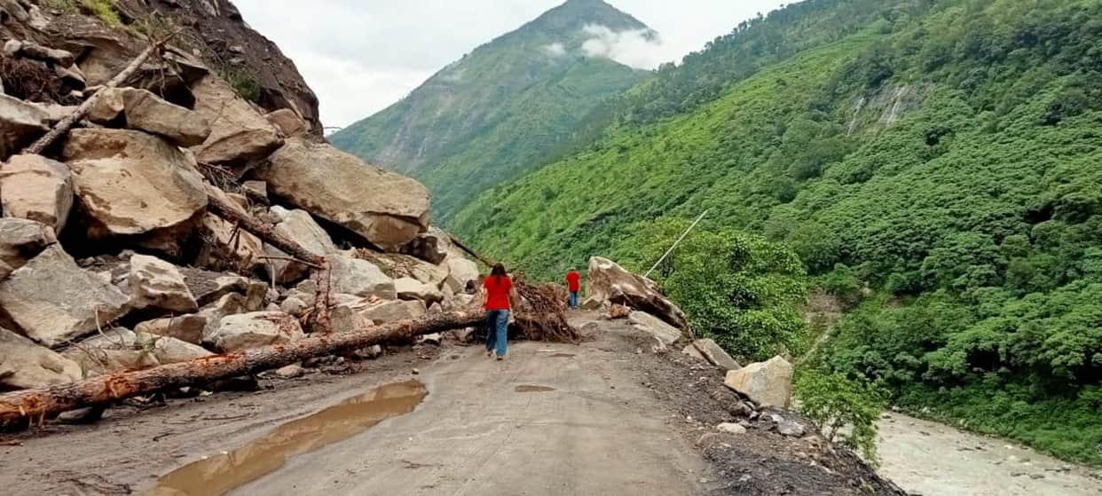 Uttarakhand Weather News: IMD Red Alert Heavy Rain in Dehradun, Tehri and Almora Landslides Updates in Hindi