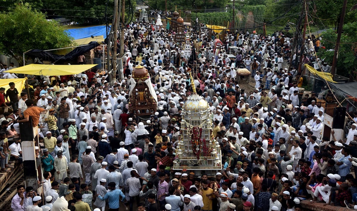 youth who was watching Tazia julus in front of his house was beaten to death in varanasi