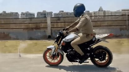 Constable made reels in uniform At Gorakhpur stunts on racer bike SSP suspended