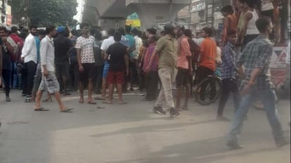 Bihar News: Girl dies due to bus collision in Patna, road accident in Exhibition Road, protest