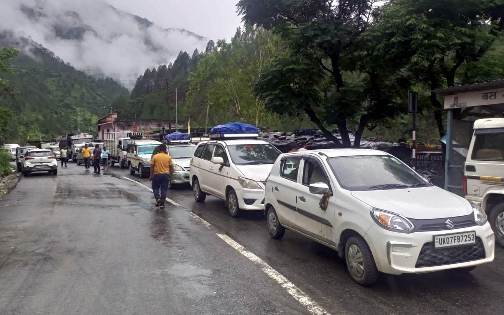 Uttarakhand Rain News: Badrinath Highway Blocked in Chamoli Traffic Jam See Photos