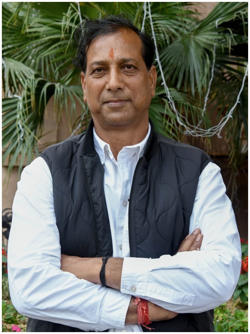 BJP MLA Chandrabhan Akya says Minister Shanti Dhariwal kicked Rajendra Gudha and Congress MLAs thras