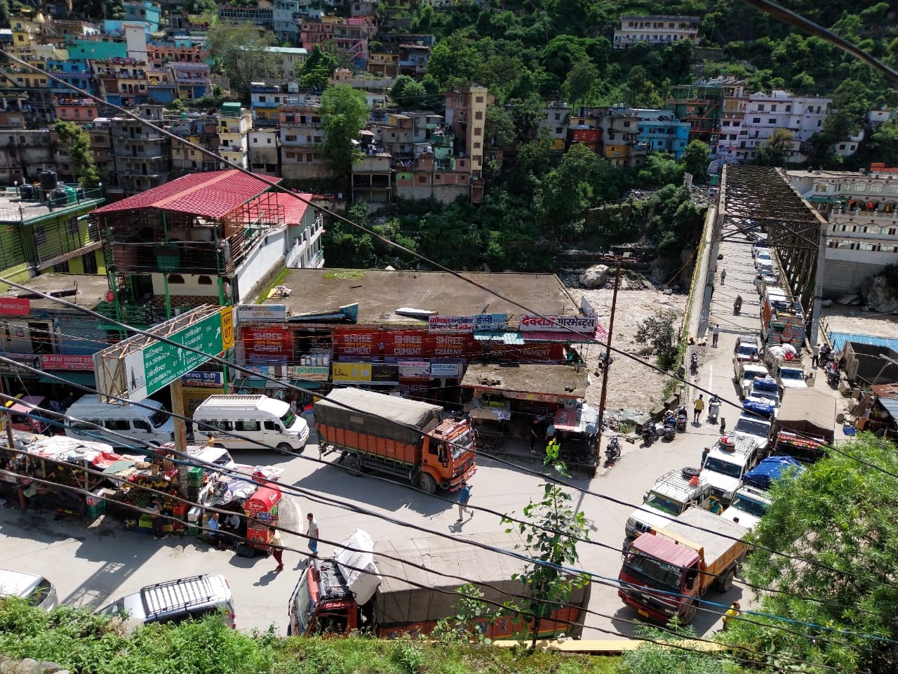 Rishikesh-Badrinath Highway: Traffic Jam in Karnaprayag from Morning Many passenger vehicles Stuck