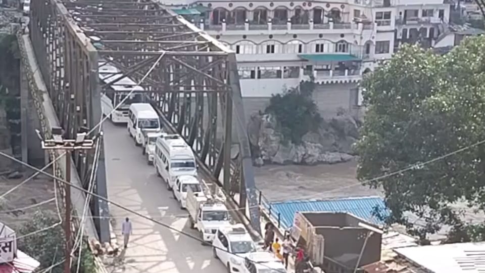 Rishikesh-Badrinath Highway: Traffic Jam in Karnaprayag from Morning Many passenger vehicles Stuck