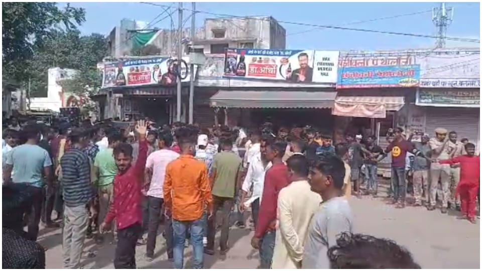 Dholpur News: 4 youths going to bury Tajia came under the grip of 11000 KV line three died