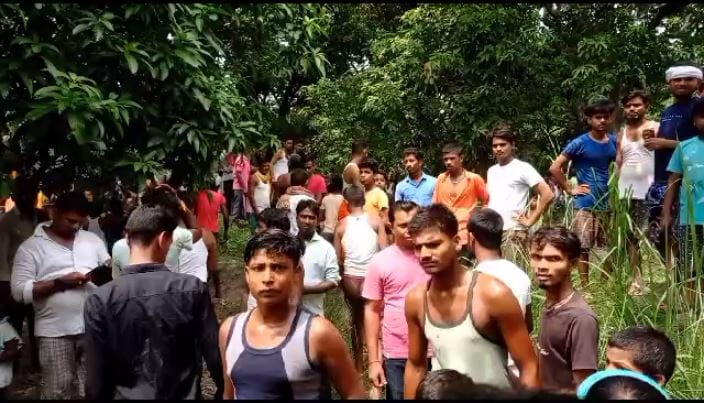 Vaishali: Dead body of an unmarried youth found hanging on a mango tree in the garden