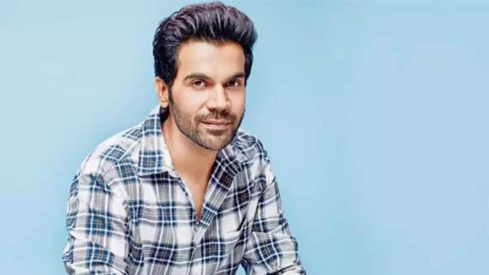 Guns & Gulaabs motion poster get ready to witness Rajkummar Rao Paanadhari Tipu Avatar