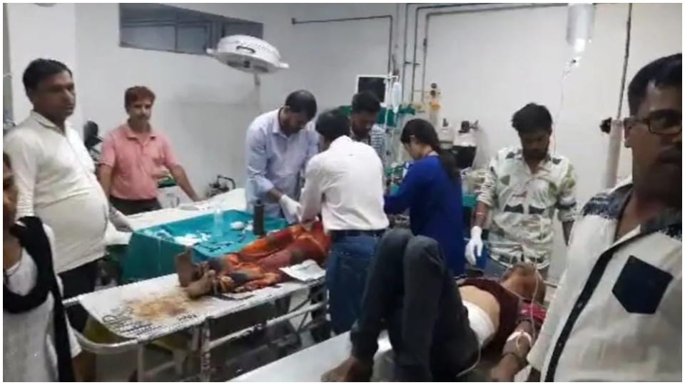 Jhalawar news Devar and bhabhi stabbed each other then youth attempted suicide both hospitalized