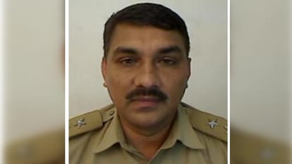 delhi police inspector died in road accident