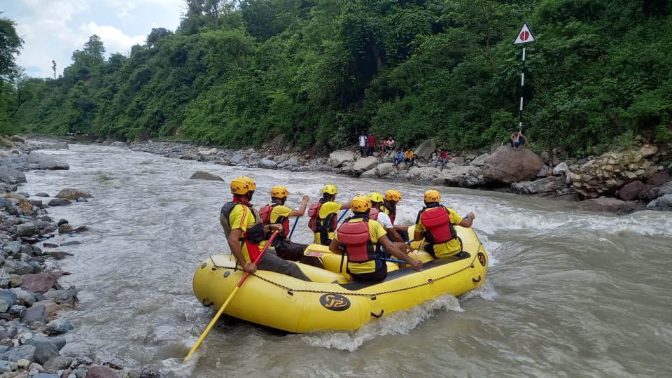 Dehradun News Ten year old child drowned in Amlava river in Kalsi