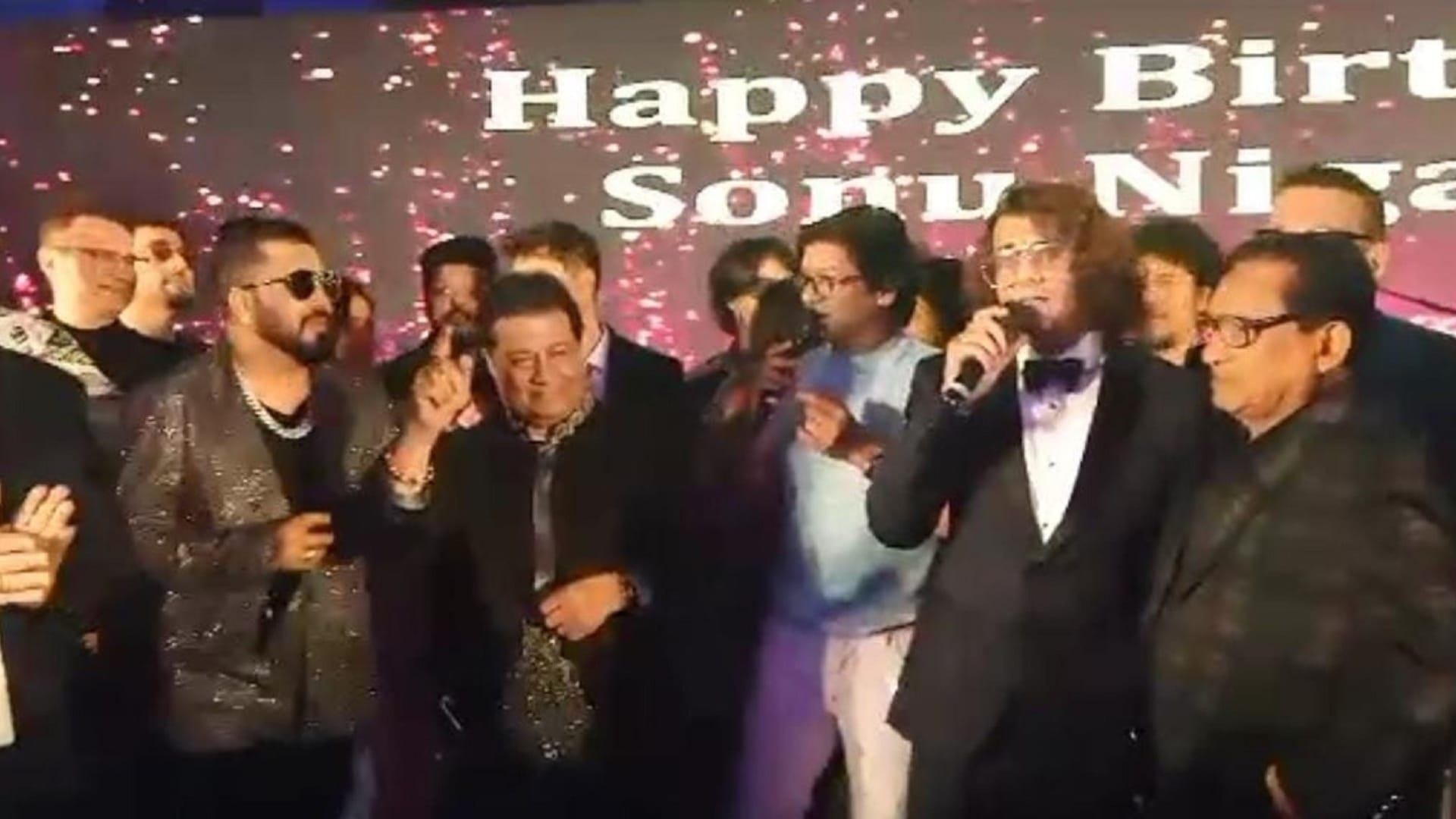 Sonu Nigam Birthday singer throw a spectacular party Bollywood celebs made their appearance in birthday bash