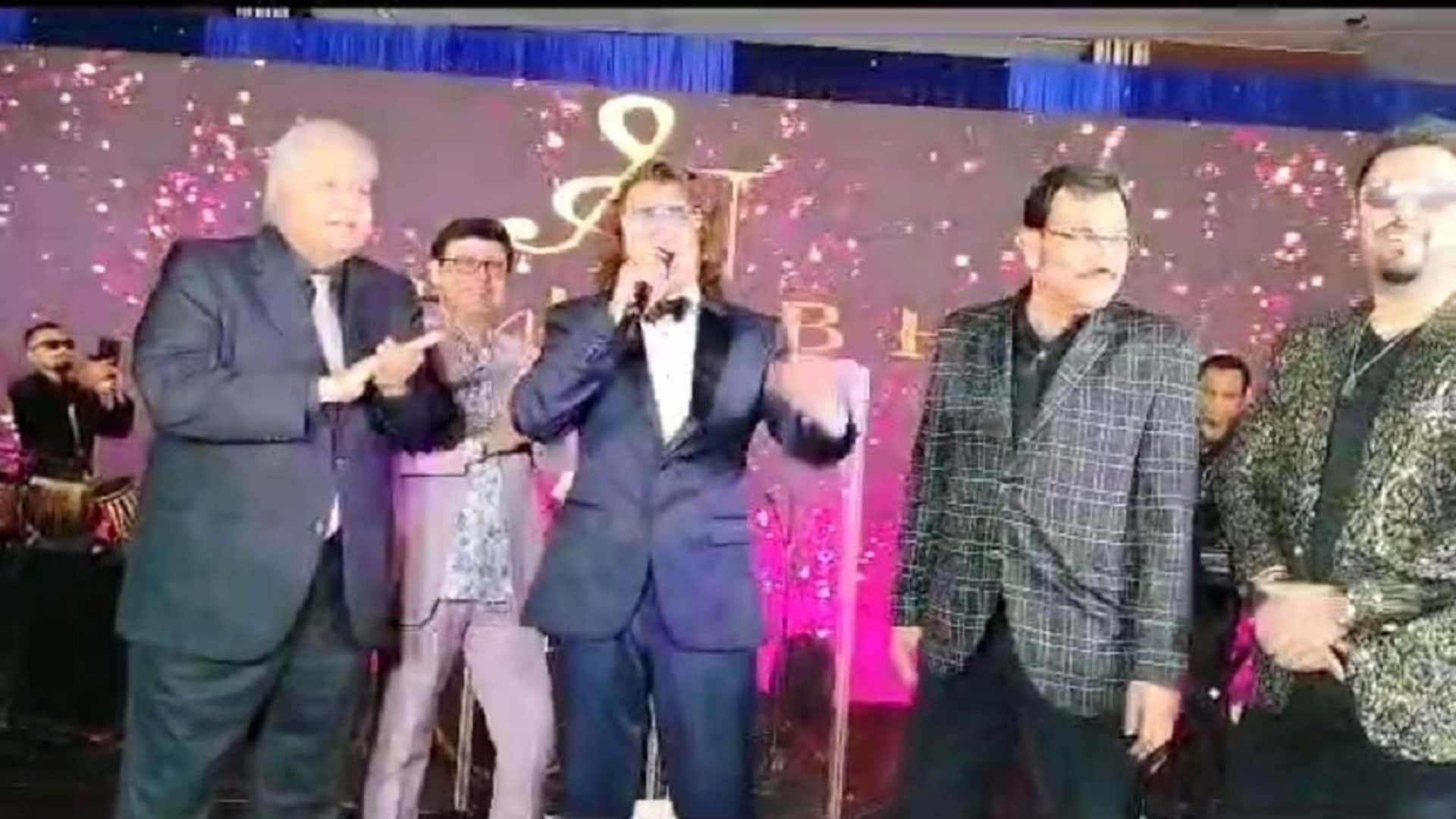 Sonu Nigam Birthday singer throw a spectacular party Bollywood celebs made their appearance in birthday bash