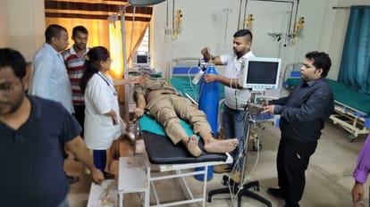 Tehri News Drunk car driver Crashed home guard During Patrolling on Scooty in market