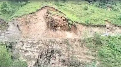 Many villages of Yamkeshwar block are in the grip of landslide Rishikesh Pauri Uttarakhand news in hindi
