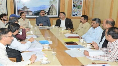Officers should give priority to road restoration in apple Producers areas, Chief Minister Sukhu gave instruct