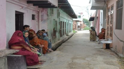 जयपुर-मुंबई एक्सप्रेस: हाथरस का है चेतन, जिसने ट्रेन में एएसआई समेत तीन यात्रियों को मारी गोली, गिरफ्तार Chetan is from Hathras, who shot three passengers including ASI in the train