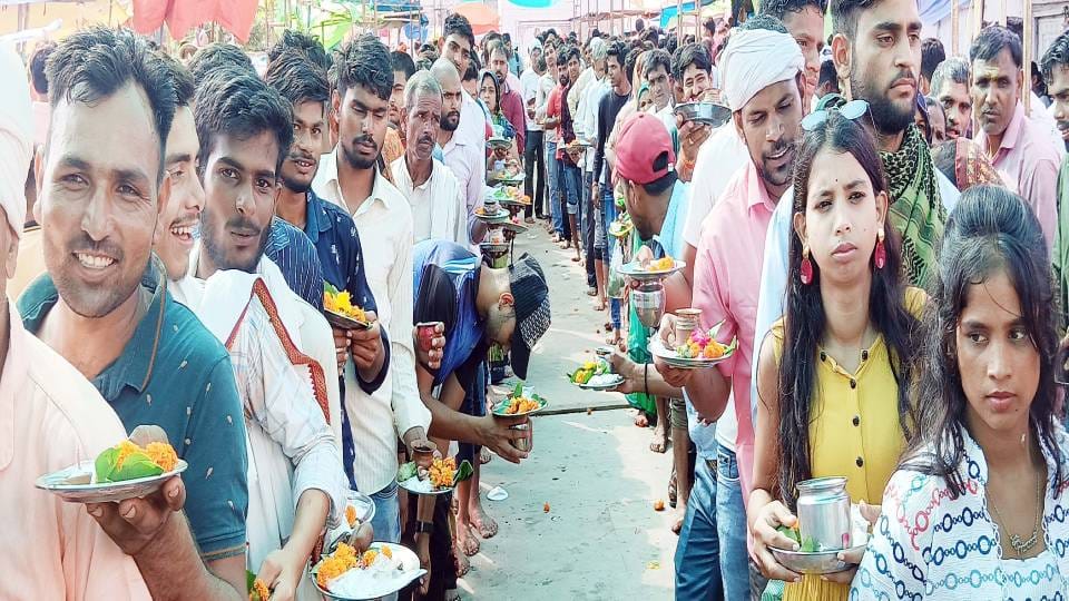Dak Kanwaris also performed Jalabhishek In Agra on second Monday of Purushottam month