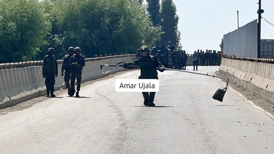 IED Found in pattan baramulla on Srinagar Baramulla Highway at Zangam flyover