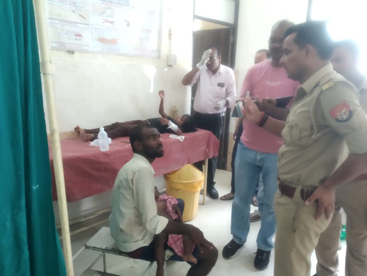 woman attacked on innocent daughter and niece with knife in bhadohi