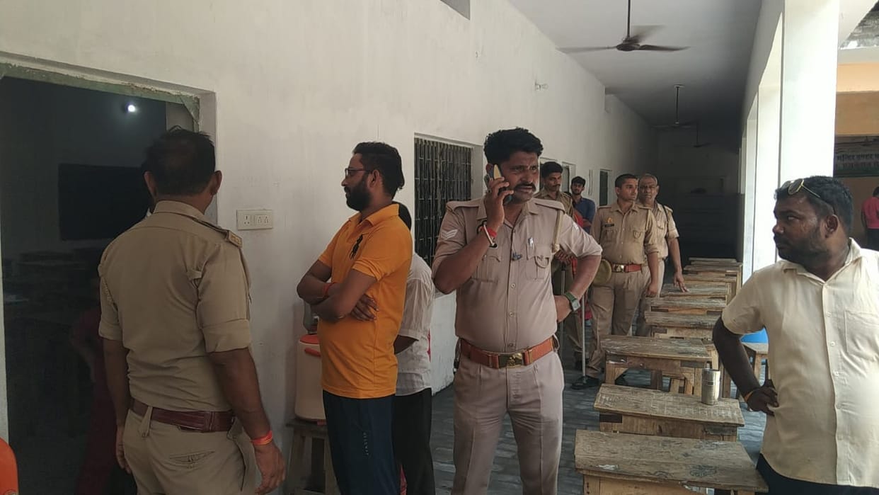 Attack on student in Kanpur, Fellow attacked in school, ran and killed with sharp knife, admitted in critical