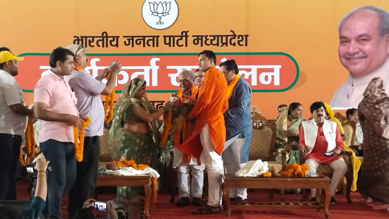 MP News: Union Minister Narendra Singh Tomar said that Congress's Krishak Yojana is just a lie.