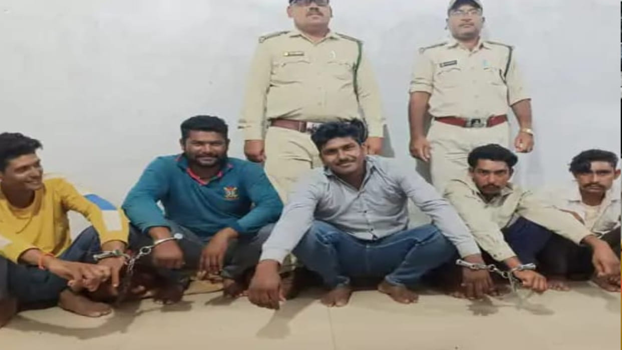 Shajapur: Six hunters arrested from Shujalpur, killed 30 banned birds in Jetha Deer Conservation Area.