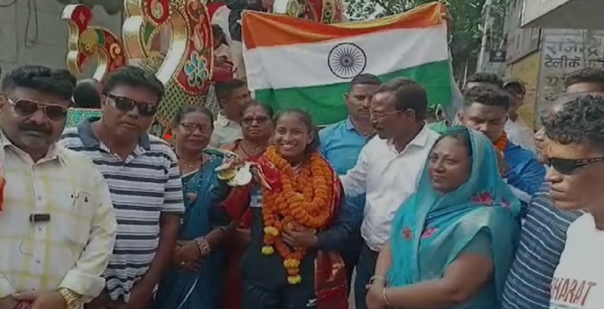 Dnyaneshwari Yadav won silver medal in international weightlifting resident of Rajnandgaon