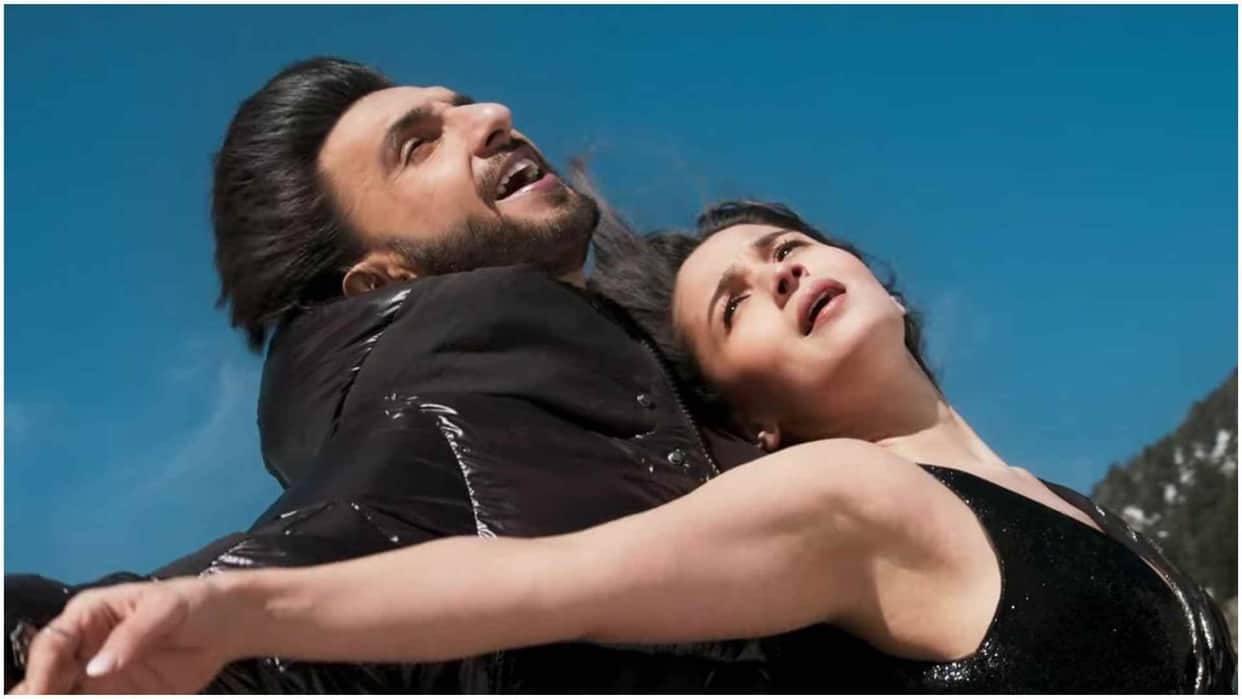 Alia Bhatt pens a note to fans for showering love on Ranveer Singh karan johar Rocky Aur Rani Kii prem Kahaani