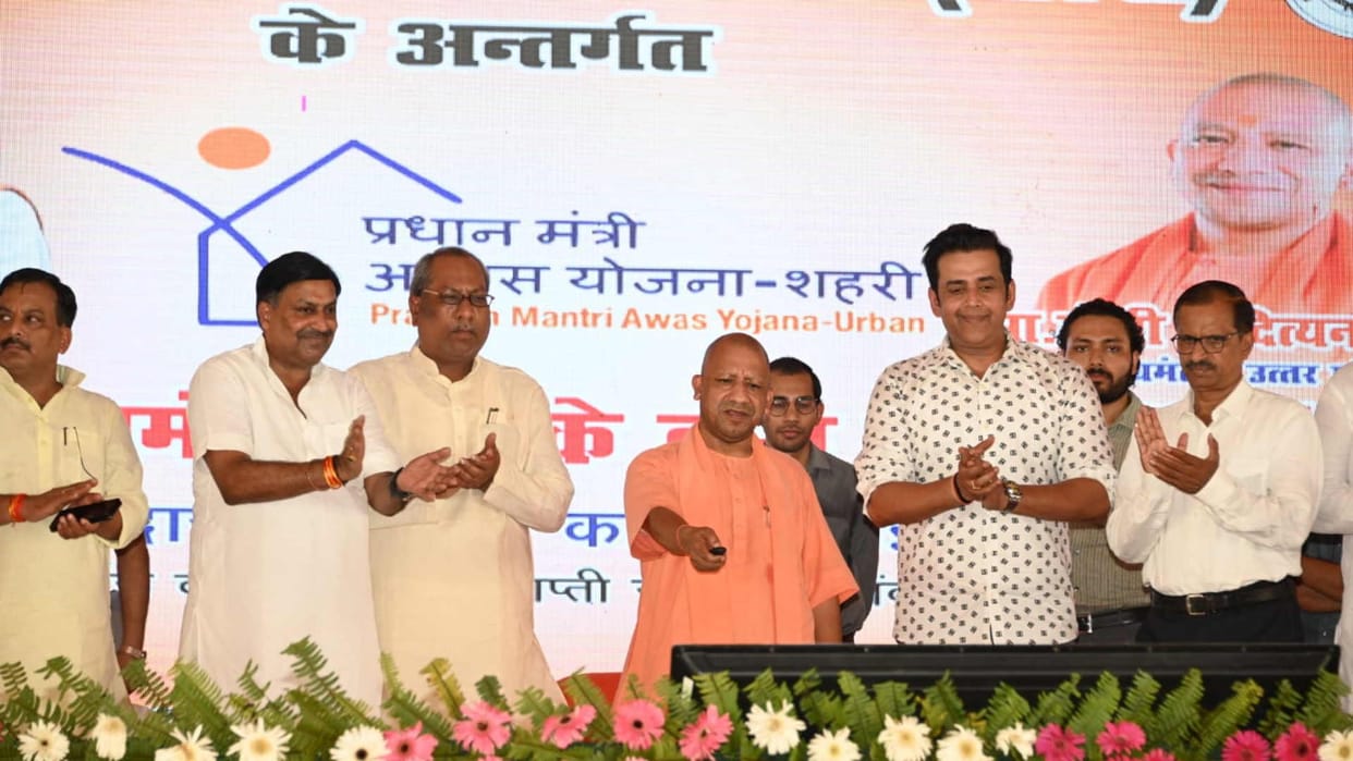 CM Yogi sent 51 crores to accounts of beneficiaries of PM Awas Yojana