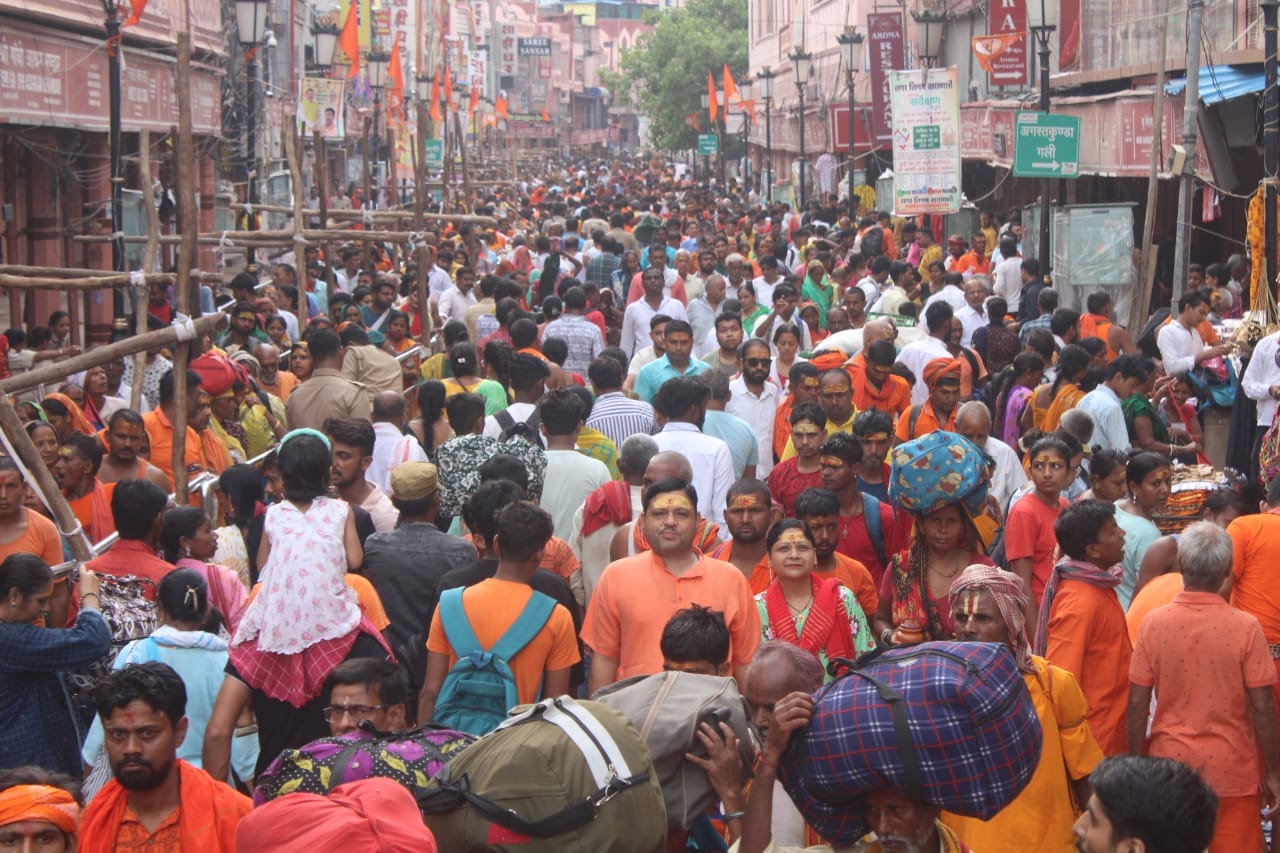 Sawan 2023 More than one and half crore devotees worship in Kashi vishwanath dham