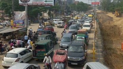 Heavy traffic jam on Pilibhit bypass due to digging in Bareilly
